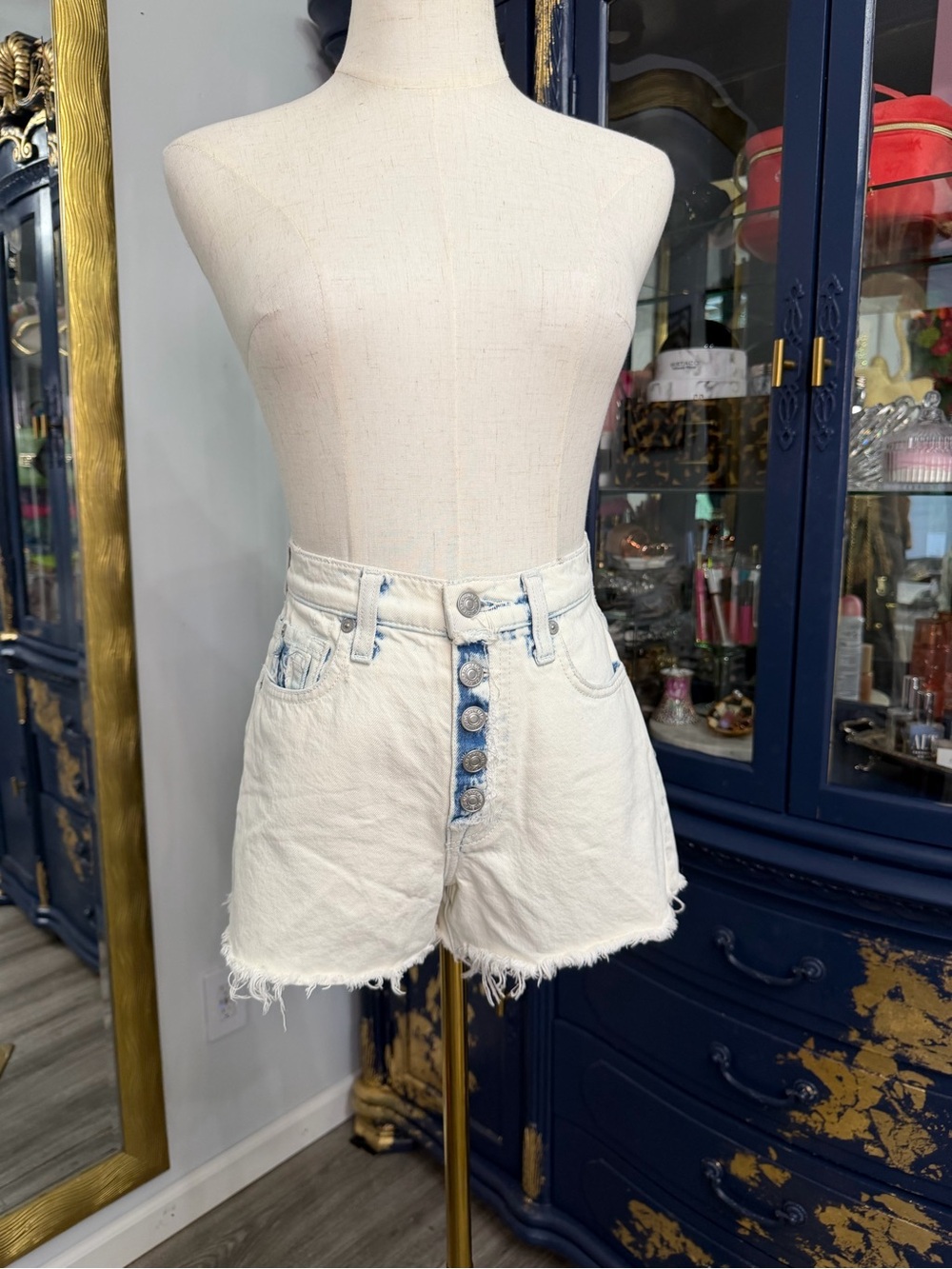 7 For All Mankind White High-Rise Button-Fly Denim Shorts size 25